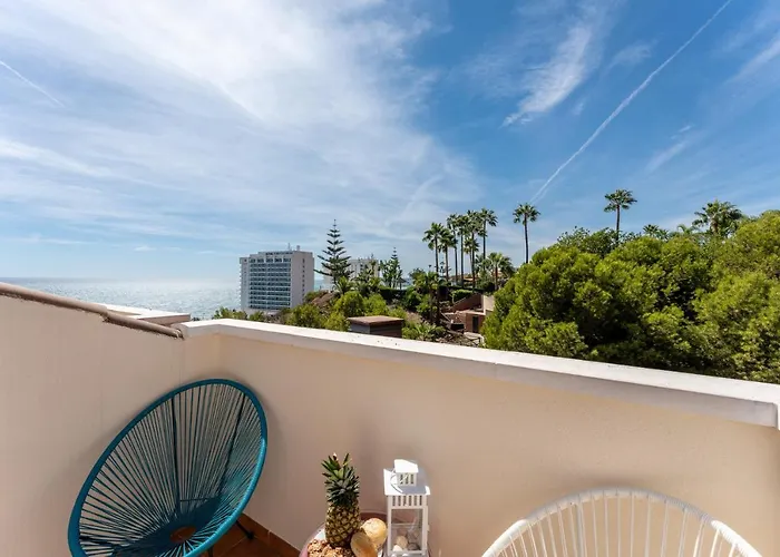 Coastal Paradise 3Bed , Pool , Sea Views!