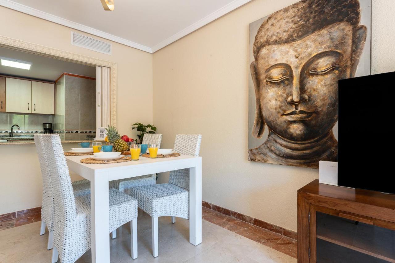 Coastal Paradise 3bed , Pool , Sea Views! Lejlighed